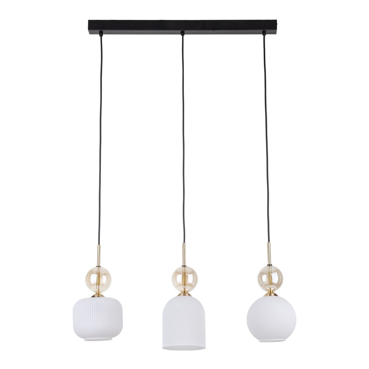 Lampa wisząca Sophia z trzema abażurami w kolorze białym, wykonana z materiału tekstylnego i szkła, zawieszona na czarnej listwie. Abażury mają różne kształty: cylindryczny, stożkowy i kulisty, z dekoracyjnymi złotymi detalami.