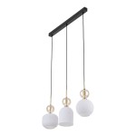 Lampa wisząca Sophia 3xE14 w białym kolorze, z trzema kloszami w kształcie cylindrów i kul. Klosze mają teksturowaną powierzchnię, a elementy metalowe w kolorze złotym. Zawieszona na czarnym przewodzie z prostokątną podsufitką.