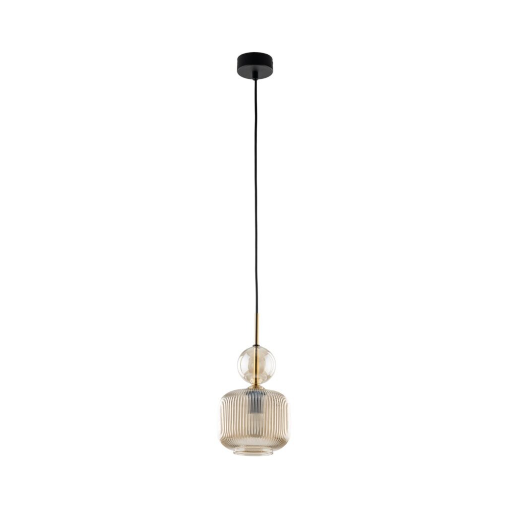 Lampa wisząca Sophia z jednym gniazdem E14, wykonana z bursztynowego szkła z rzeźbioną fakturą. Ma czarny, okrągły sufitowy uchwyt oraz długi, czarny kabel. Kształt okrągły, elegancka forma.