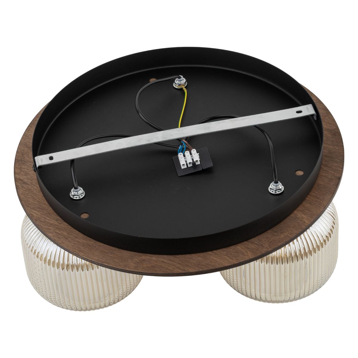 Lampa sufitowa Salvia Brown z trzema gniazdami E14, brązowa podstawa z drewna, okrągła konstrukcja, przezroczyste klosze w kształcie cylindrów. Widok od spodu, pokazujący elementy montażowe i przewody elektryczne.