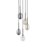 Lampa wisząca Pearl Mix z pięcioma kloszami w kształcie kul, w kolorach przezroczystym, szarym i brązowym, zawieszona na czarnych przewodach. Klosze różnej długości, umieszczone w jednej linii. Idealna do nowoczesnych wnętrz.