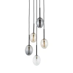 Lampa wisząca Pearl Mix z pięcioma kloszami G9 w różnych kolorach (czarny, przezroczysty, szary) zawieszona na czarnych przewodach. Klosze mają owalny kształt, różne wysokości, tworząc efektowną kompozycję. Tło proste, białe.