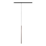 Lampa wisząca Tracer Brown 1xG9 w brązowym kolorze, z wiszącym kloszem w formie prostokątnego słupa. Ujęcie frontalne, z czarną szyną sufitową, zawieszona na cienkim przewodzie. Prosty design, idealna do nowoczesnych wnętrz.