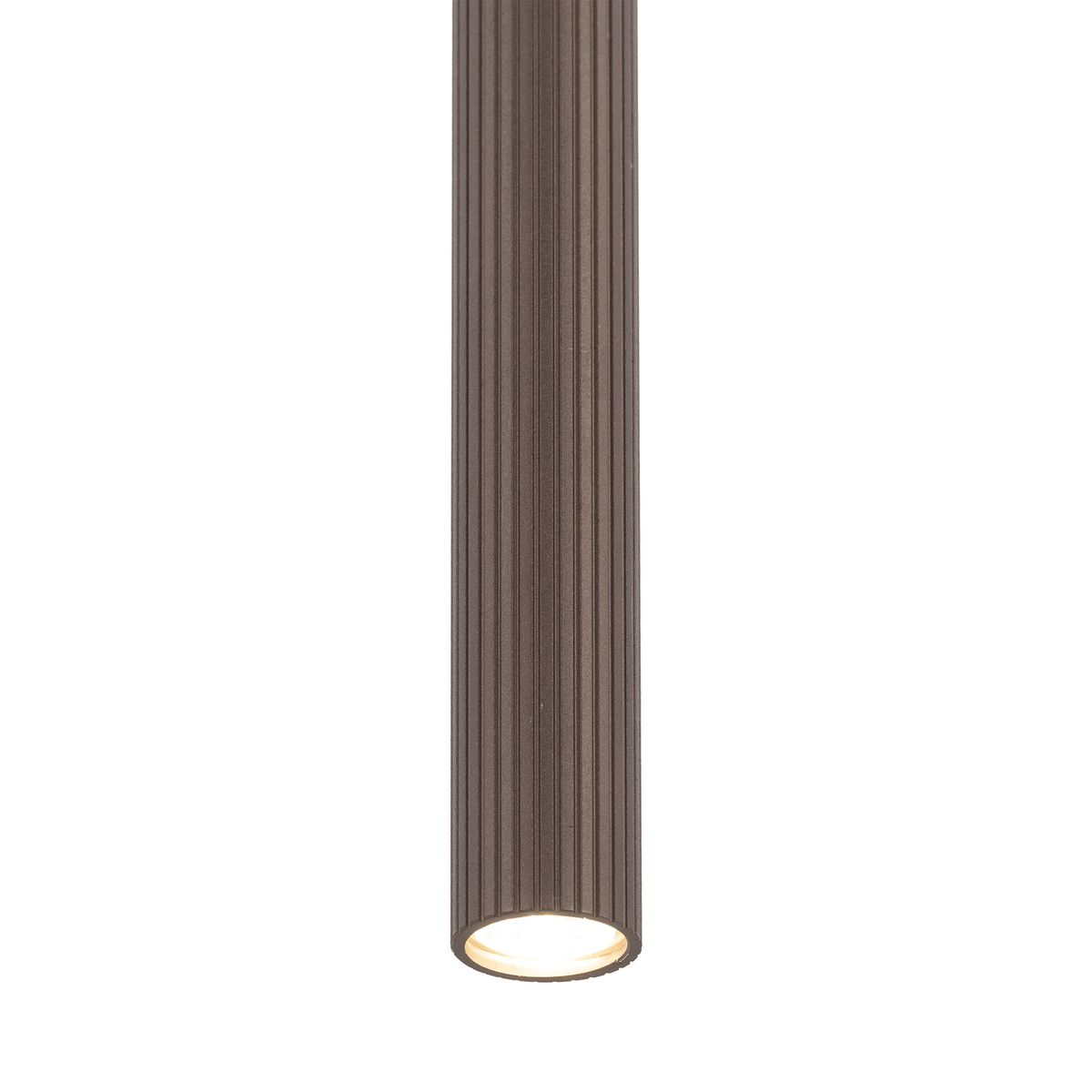 Brązowa lampa wisząca Tracer Brown TK10817 z pojedynczym gniazdem G9, o cylindrycznym kształcie z rowkowaną fakturą. Ujęcie z dołu, ukazujące źródło światła i detale wykończenia. Produkt przeznaczony do szyn 1-fazowych.