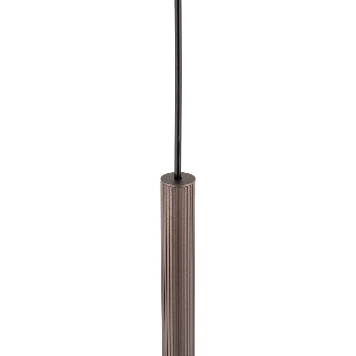 Brązowa lampa wisząca Tracer Brown z oprawą G9, z poziomym, żebrowanym korpusem. Wisi na cienkim, czarnym przewodzie. Kąt ujęcia z boku, ukazujący detale struktury oraz połączenie z szyną. Idealna do nowoczesnych wnętrz.