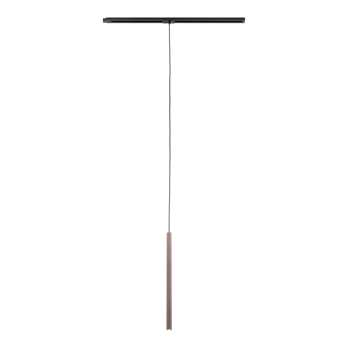 Lampa wisząca Tracer 1xG9, brązowa, zawieszona na cienkim przewodzie. Prosta konstrukcja z długim, cylindrycznym korpusem w kolorze brązowym, zamontowana na szynie 1-fazowej, z widoczną oprawą. Tło białe.