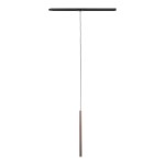 Lampa wisząca Tracer 1xG9, 1-fazowa, brązowa. Prosta konstrukcja z poziomą listwą w kolorze czarnym oraz zwisającym, prostokątnym korpusem w odcieniu brązowym. Ujęcie frontalne, produkt zawieszony na cienkim kablu.