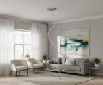 Lampa wisząca 5-punktowa w chromie, z subtelnymi kryształkami, zawieszona na długich linkach. Produkt umieszczony w nowoczesnym wnętrzu z jasnymi zasłonami i obrazem w kolorach niebieskich i złotych.
