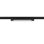 Czarny panel LED Tracer 1x20W do szyny 1-fazowej, o prostokątnym kształcie. Zainstalowany w pozycji poziomej, z białą osłoną na przedniej części, z widocznymi złączami do montażu. Tło białe, co podkreśla jego design.