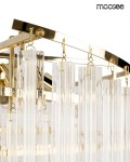 Lampa wisząca Luma 60 z dziewięcioma miejscami na żarówki E14, złota konstrukcja z przezroczystymi, prostokątnymi kryształowymi dekoracjami. Ujęcie z góry, ukazujące szczegóły zawieszenia i fakturę elementów.