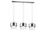 Lampa wisząca Quan z trzema kloszami E27, w kolorze chromowanym. Klosze mają przejrzystą dolną część, a całość zawieszona jest na prostokątnej podstawie. Kable są białe, a lampa ma nowoczesny, minimalistyczny design.