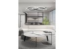 Lampa wisząca LED Amira 48W CCT w kolorze czarnym, o nowoczesnym designie, z unikalnym kształtem w formie fal. Zawieszona nad okrągłym stołem w jasnym wnętrzu, z sofą i elementami dekoracyjnymi w tle.