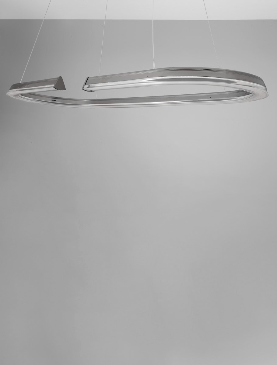 Lampa wisząca Orinoco 1xLED 48W w kolorze srebrnym, o nowoczesnym, zaokrąglonym kształcie, zawieszona na cienkich linkach. Zdjęcie przedstawia lampę w ujęciu z góry, na jednolitym szarym tle.