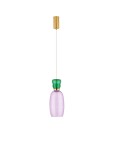 Lampa wisząca Perene z kloszem w kształcie butelki, wykonanym z fioletowego szkła, z zielonym uchwytem i złotym elementem mocującym. Produkt zawieszone na cienkim sznurku, w prostym, białym tle. Idealna do nowoczesnych wnętrz.