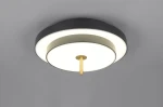 Lampa sufitowa Keaton z jedną diodą LED o mocy 34,5W, w kolorze czarnym z złotymi akcentami. Okrągła, z dwoma poziomymi pierścieniami i krótkim złotym uchwytem, zamontowana na szarym tle.