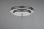 Lampa wisząca Keaton z jedną diodą LED o mocy 34,5W w kolorze czarnym i złotym. Okrągła konstrukcja z dwoma pierścieniami, z centralnym złotym elementem. Zawieszona na cienkim przewodzie, na jednolitym tle.