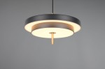 Lampa wisząca Keaton z jedną diodą LED o mocy 34,5W, w kolorze czarnym z elementami złotymi. Okrągła, zawieszona na cienkim kabelku, z dwoma pierścieniami – zewnętrznym matowym i wewnętrznym w kolorze białym. Tło szare.