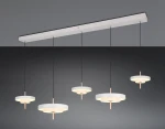 Lampa wisząca Keaton z pięcioma źródłami LED, szara, o nowoczesnym okrągłym kształcie. Zawieszona na cienkich linkach, umieszczona na prostokątnej podstawie. Wnętrze lampy lekko podświetlone, co nadaje elegancki wygląd.