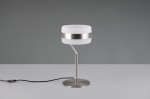Lampa stołowa Dios z metalowym stelażem w kolorze niklu i kloszem z białego szkła. Posiada regulowany kąt nachylenia, z widocznym kablem z włącznikiem. Klosz ma subtelny srebrny pasek. Ujęcie frontalne, na jasnym tle.