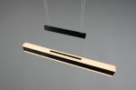 Lampa wisząca Arcola 1xLED 45W CCT w kolorze czarnym, o prostokątnym kształcie z matowym wykończeniem. Składa się z górnej, czarnej części oraz dolnej, białej, żłobkowanej oprawy. Zawieszona na cienkich linkach, prezentuje nowoczesny design.