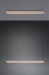 Lampa wisząca Wallace w kolorze beżowym, z prostokątnym kloszem LED o mocy 29W. Zawieszona na cienkich linach, prezentuje minimalistyczny design. Ujęcie frontalne, na jednolitym tle.