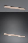 Beżowa lampa wisząca Wallace z jedną diodą LED o mocy 29W, w prostokątnym kształcie, zawieszona na cienkich linkach. Widziana z przodu, z widocznym źródłem światła w dolnej części lampy, na tle ciemnoszarym.