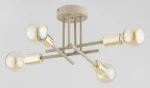 Lampa sufitowa Dakar w kolorze taupe z złotymi detalami, wyposażona w cztery oprawy E27. Produkt ma nowoczesny, geometrystyczny kształt z prostymi rurkami, umieszczony na okrągłej podsufitce. Idealna do stylowych wnętrz.