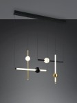 Lampa wisząca Melita z czarną i złotą konstrukcją, składająca się z czterech źródeł światła LED. Elementy w kształcie prętów i kul, zawieszone na cienkich linkach. Prosty design, idealna do nowoczesnych wnętrz.