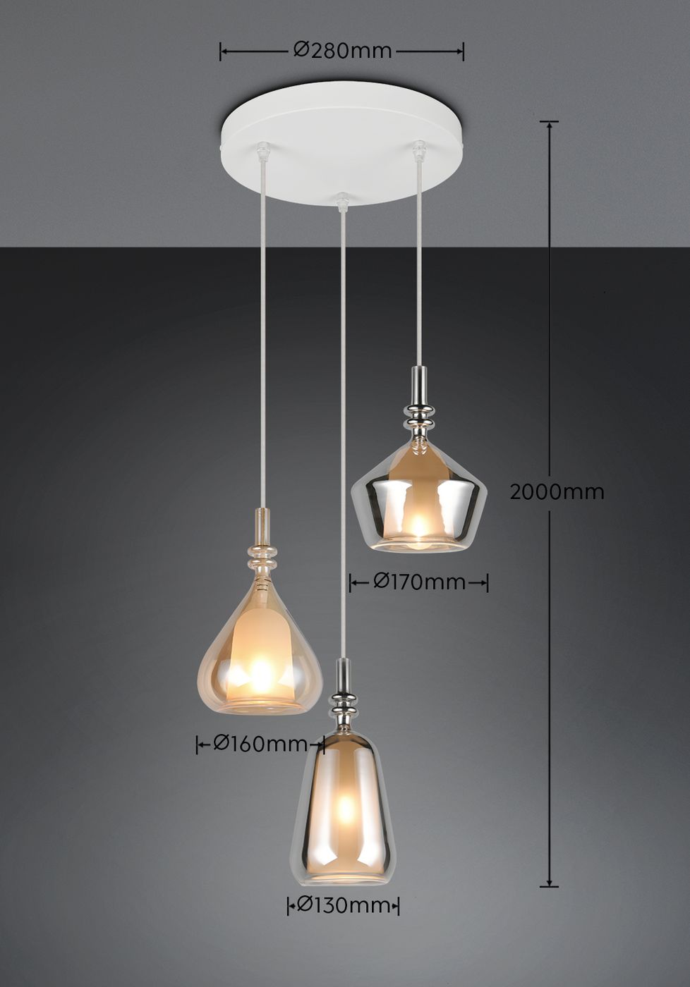 Lampa wisząca Aldea w kolorze białym z trzech kloszy w różnych kształtach: kulistym, stożkowatym i owalnym. Klosze mają metaliczne wykończenie. Długość zawieszenia wynosi 2000 mm, a średnice kloszy to 130 mm, 160 mm i 170 mm.