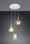 Lampa wisząca Aldea z trzema kloszami w różnych kształtach, wykonana z przezroczystego szkła, zamocowana na białym stelażu. Klosze w kolorze białym, srebrnym i miedzianym, zawieszone na cienkich linkach. Idealna do nowoczesnych wnętrz.