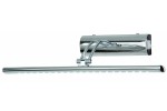 Kinkiet Picture Light L40 LED 4W 3000K w chromowanej obudowie. Posiada prostą, podłużną formę z ruchomym ramieniem. Wyposażony w diody LED, emitujące ciepłe światło, idealny do oświetlenia obrazów. Montowany na ścianie.