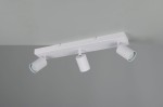 Lampa sufitowa Soka w białym kolorze z trzema ruchomymi reflektorami na prostokątnej podstawie. Reflektory mają żebrowaną fakturę i są przystosowane do żarówek GU10. Ujęcie z góry, przedstawiające montaż sufitowy.