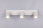 Szara lampa sufitowa Soka z trzema reflektorami GU10. Reflektory w cylindrycznych, żłobkowanych obudowach, zamontowane na prostokątnej bazie. Ujęcie frontalne, na jednolitym tle, podświetlenie widoczne. Idealna do nowoczesnych wnętrz.