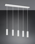 Lampa wisząca Soka w kolorze białym z pięcioma cylindrycznymi kloszami na długich, cienkich zawieszkach. Ujęcie frontalne, z prostokątnym stelażem u góry, na ciemnym tle. Wykonana z tworzywa, z teksturą prążkowaną na kloszach.