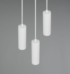 Lampa wisząca Soka w kolorze białym z trzema cylindrycznymi kloszami, o żebrowanej fakturze, zawieszona na białych linkach. Ujęcie z góry, na jednolitym szarym tle. Przeznaczona do żarówek GU10.
