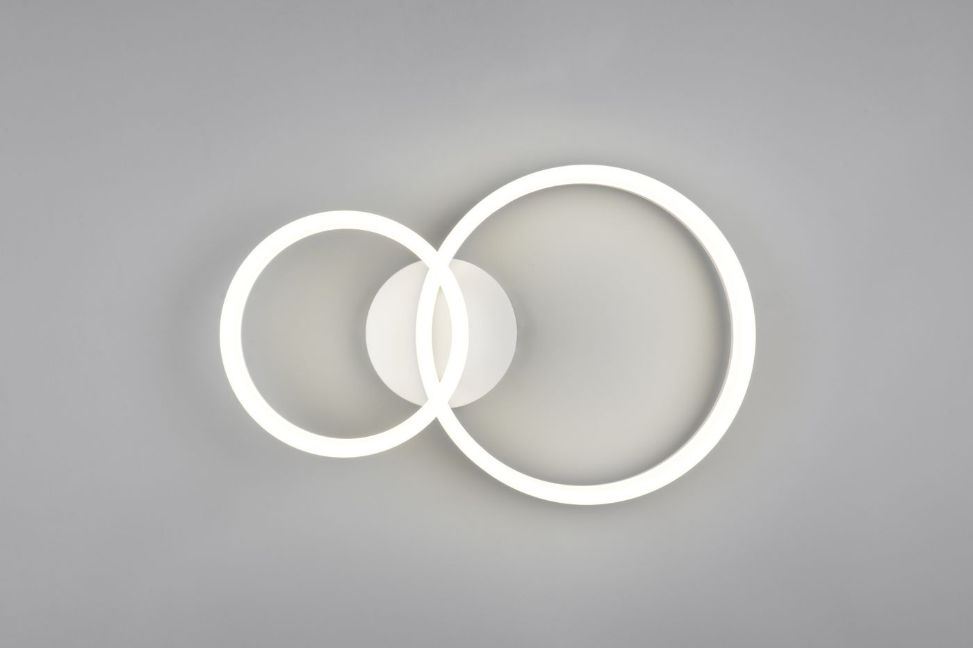 Lampa sufitowa Scope z dwoma okrągłymi pierścieniami LED, kolor biały, moc 22W, temperatura barwowa 4000K. Ujęcie z góry, pierścienie częściowo nałożone na siebie, montaż na suficie, minimalistyczny design.