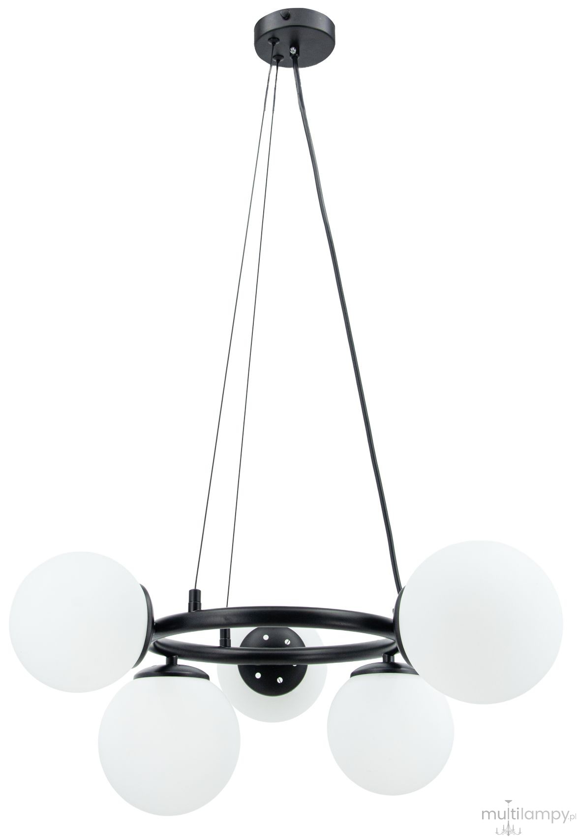 Lampa wisząca Amaro w kolorze czarnym, z pięcioma oprawami na żarówki E14. Okrągła konstrukcja z metalowym stelażem, zawieszona na cienkich linkach. Każda oprawa osłonięta białymi, szklanymi kulami. Idealna do nowoczesnych wnętrz.