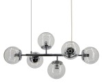 Lampa wisząca Paco z sześcioma kloszami E14 w formie przezroczystych kul, zawieszona na cienkim, chromowanym ramieniu. Klosze umieszczone na metalowej podstawie w kolorze chromu, z widocznymi oprawkami. Prosta konstrukcja, nowoczesny design.
