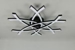 Pollock lampa sufitowa 1xLED 33W w kolorze czarnym z białymi, zagiętymi elementami. Ujęcie z góry, pokazujące nowoczesny design z wieloma akcentami świetlnymi. Lampa zamontowana na suficie, idealna do nowoczesnych wnętrz.