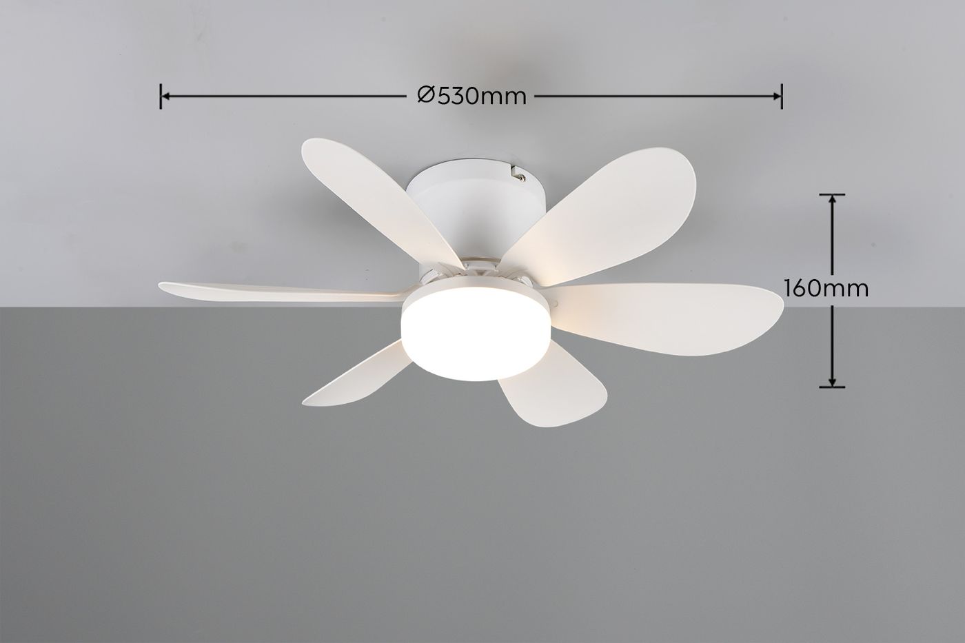 Lund lampa sufitowa z wentylatorem w kolorze białym, z okrągłym źródłem światła LED 10W. Posiada pięć łopatek wentylatora. Wymiary: średnica 530 mm, wysokość 160 mm. Zdalne sterowanie pilotem.