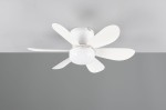 Lund lampa sufitowa z wentylatorem, w kolorze białym, z pięcioma łopatkami oraz szklanym kloszem LED o mocy 10W. Ujęcie z góry, produkt zamontowany na szarym tle. W zestawie pilot do zdalnego sterowania.