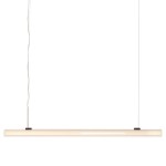 Lampa wisząca Fayette w kolorze czarnym, o długości prostokątnej, z 1 żarówką LED 20W, klasyfikowana jako IP44. Zawieszona na cienkich linkach, prezentuje minimalistyczny design z białą osłoną. Tło białe, podkreślające jej formę.