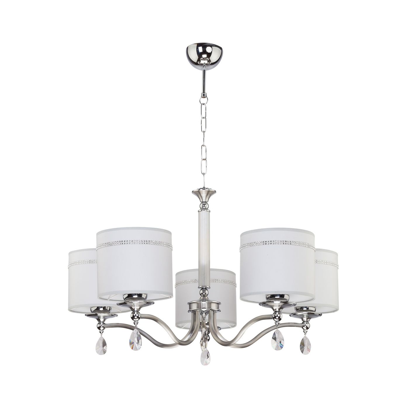 Żyrandol Julia II w kolorze satynowanego chromu z pięcioma kloszami z białego materiału. Klosze ozdobione kryształowymi detalami. Produkt zawieszony na łańcuchu, z centralnym słupkiem. Idealny do nowoczesnych wnętrz.