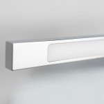 Kinkiet Klimt L60 LED 12W CCT IP44 w kolorze chromu, prostokątny, z matowym kloszem. Ujęcie z boku, ukazujące detale krawędzi i powierzchnię. Idealny do łazienek, odporny na wilgoć.