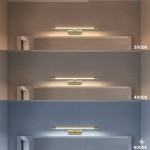 Kinkiet Klimt L40 LED 8W CCT IP44 w kolorze złotym, zamocowany na ścianie, z trzema wariantami temperatury barwowej: 3000K, 4000K i 6000K, pokazany na tle jasnej ściany.