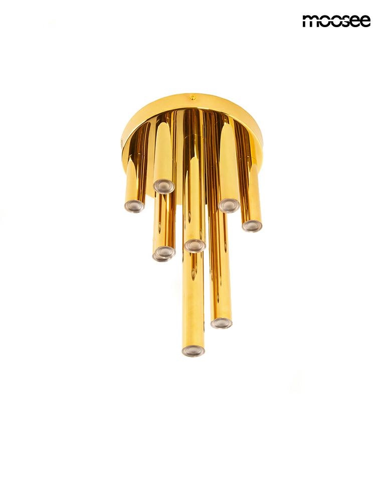 Lampa sufitowa Organo z dziewięcioma żarówkami LED 10W, o ciepłej barwie światła 3000K. Złota, błyszcząca konstrukcja z rurkowymi kloszami, zawieszona na okrągłej podstawie. Idealna do nowoczesnych wnętrz.