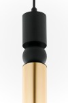 Lampa wisząca Alas 1xGU10 w kolorze czarnym i złotym. W górnej części cylindryczny element z matowego czarnego metalu, poniżej kulisty detal, a na dole złoty, prostokątny korpus. Produkt zawieszony na cienkim przewodzie, na jasnym tle.