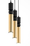 Lampa wisząca Alas z trzema tubami w kolorze złotym i czarnymi elementami. Ujęcie frontalne, prezentujące eleganckie, cylindryczne źródła światła zawieszone na czarnych przewodach. Wysoka jakość materiałów, minimalistyczny design.