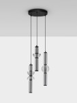 Lampa wisząca Glorica w kolorze czarnym, z trzema źródłami światła LED o mocy 37W. Posiada różne kształty kloszy: cylindryczny, okrągły i stożkowy, zawieszona na czarnych linkach, montowana do sufitu. Tło proste, jasne.
