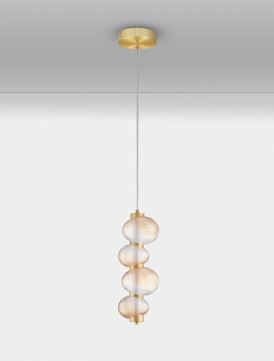 Lampa wisząca Tanvera z jedną żarówką LED 15W w kolorze złotym. Składa się z czterech bursztynowych kul o teksturowanej powierzchni, zawieszona na cienkim, metalowym łańcuszku. Prosta, nowoczesna konstrukcja.